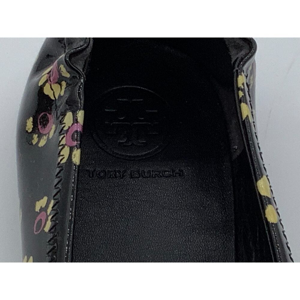 Tory‎ Burch Size 8.5 Black Patent Leather with Yellow Pink Flowers Flats - Picture 4 of 7